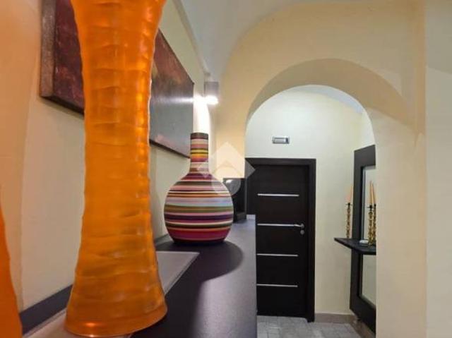 Bilocale via indipendenza 8, Centro Storico Teatro Verdi, Salerno