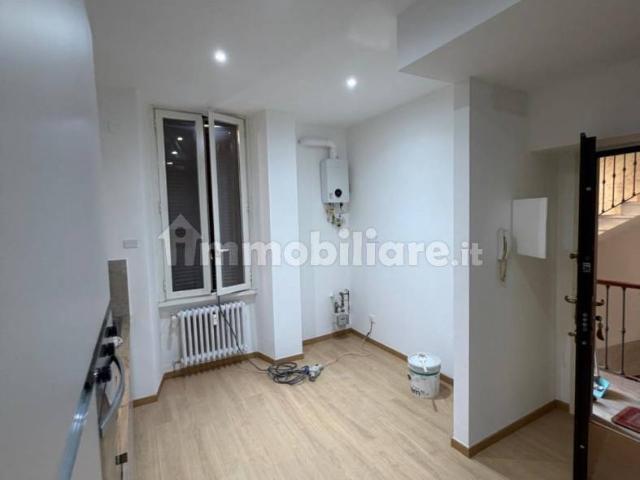 Bilocale via Jacopo Dal Verme 12, Isola, Milano