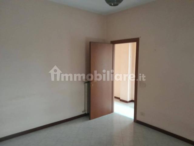 Bilocale via Lorenzo Respighi 22, Via Colombo, Piacenza