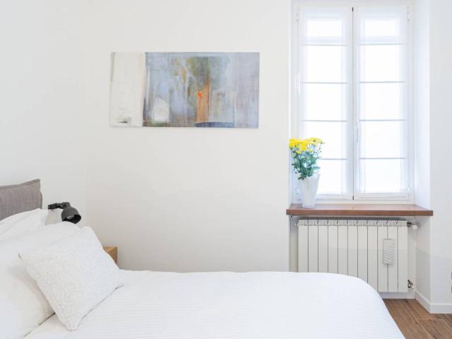 Bilocale via Luigi Dottesio 13, Borghi, Como