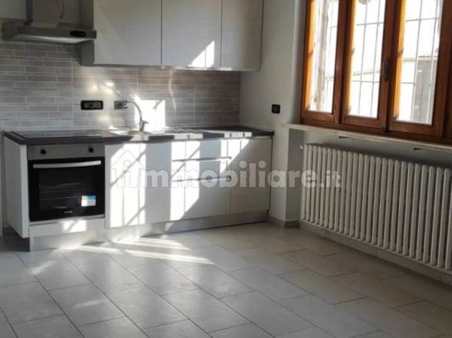 Bilocale via Montello 2, Centro, Beinasco