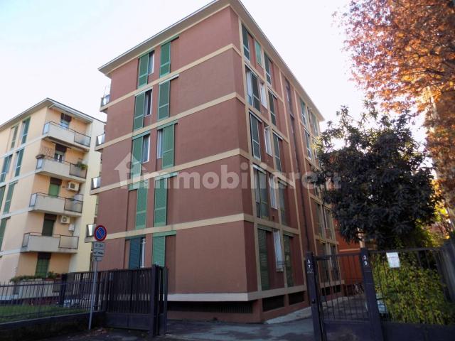 Bilocale via Monzambano 3, Dergano, Milano