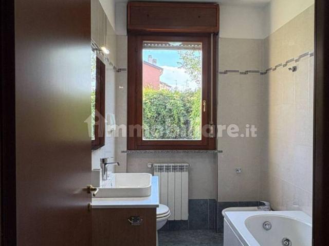 Bilocale via Monzese 20, Villaggio Ambrosiano, Segrate