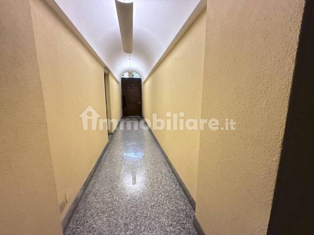 Bilocale via Madonnina 11, Brera, Milano