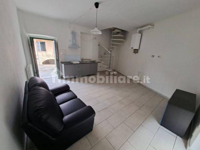 Bilocale via Magenta 12, Centro, Turate