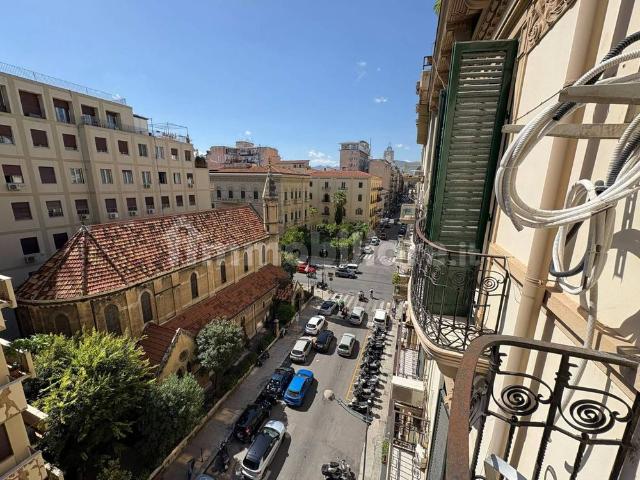Bilocale via Mariano Stabile 105, Roma Cavour, Palermo