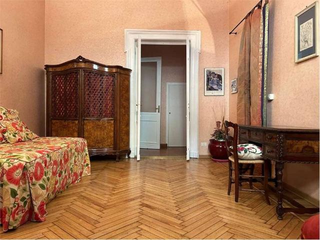 Bilocale via Napione, 3, Vanchiglia, Torino