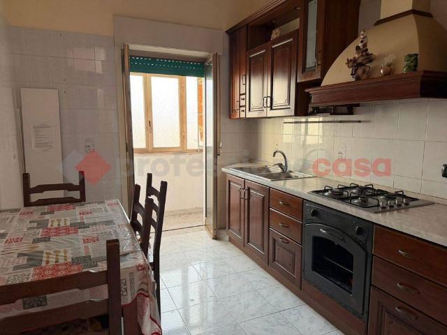 Bilocale via Napoli, is.26d, Quartiere Americano, Messina