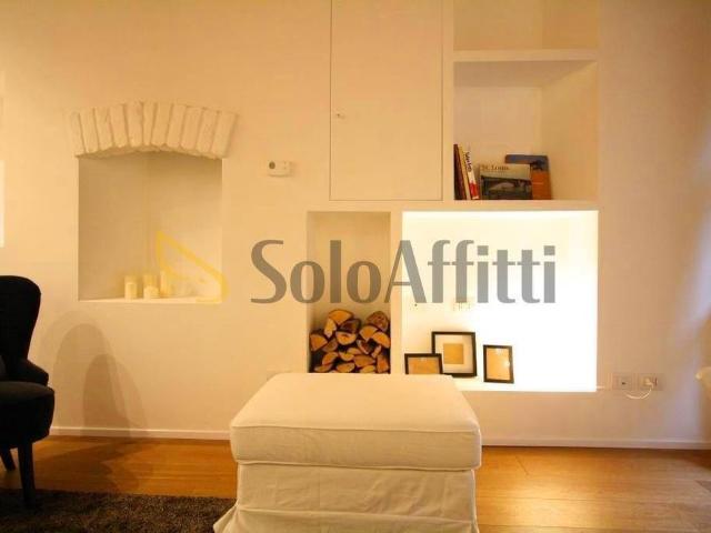 Bilocale via Savona 13, Solari, Milano