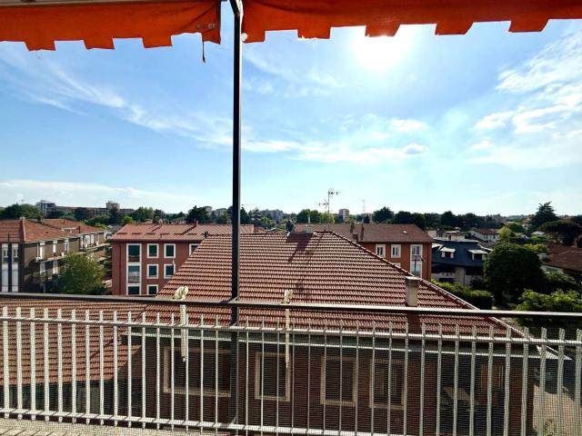 Bilocale via San Carlo 8, Villaggio Ambrosiano, Segrate