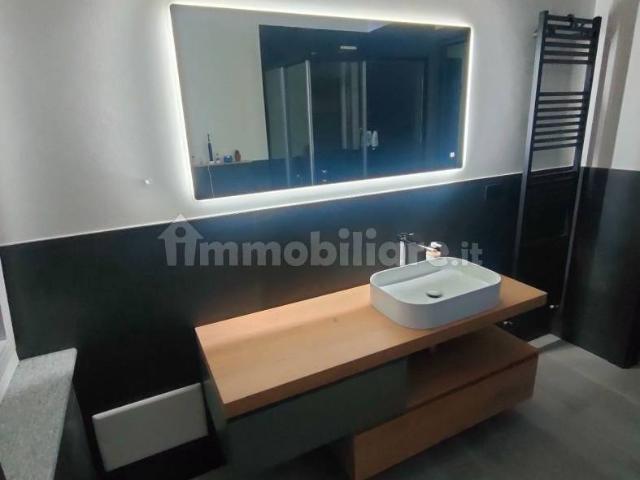 Bilocale via San Giovanni Lontano 56, Centro, Bra