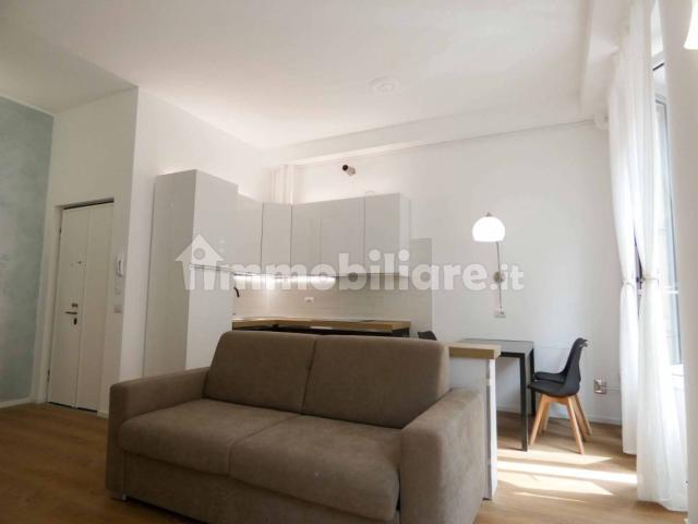 Bilocale via San Gregorio 39, Repubblica, Milano