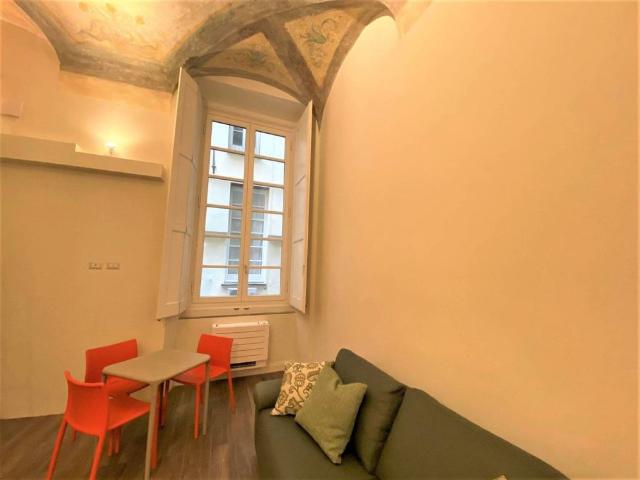 Bilocale via San Luca 1, Caricamento, Genova