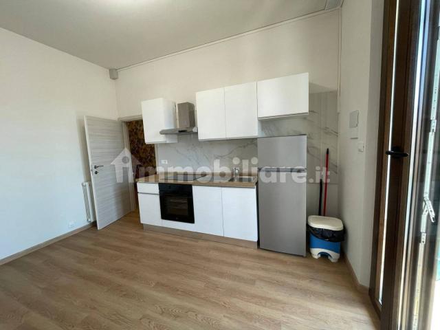 Bilocale via Sangro 18, Sacrocuore, Prato