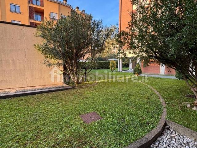 Bilocale via Santander, Famagosta, Milano
