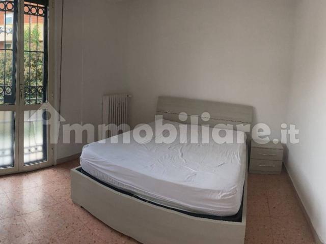 Bilocale via Siderno 39, Appio Claudio Statuario, Roma