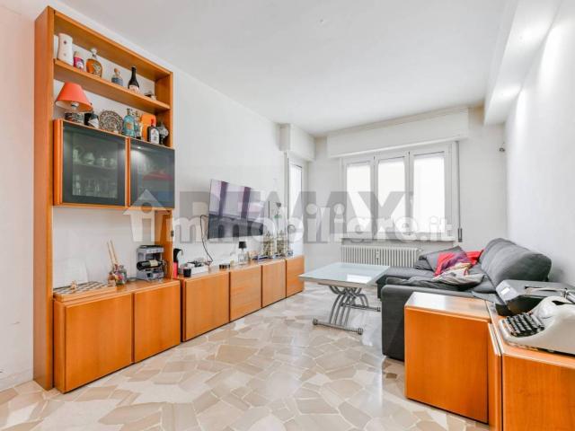 Bilocale via Padova 178, Cimiano, Milano