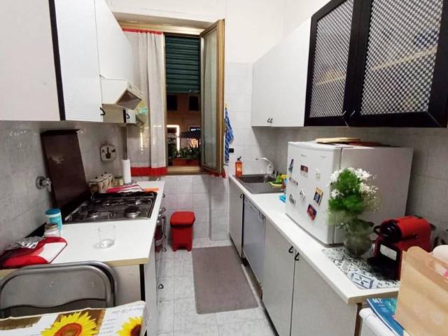 Bilocale via Padova 90, Bologna, Roma