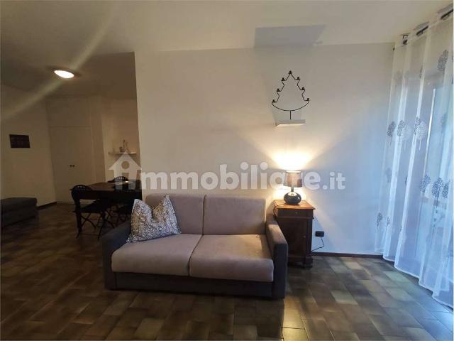 Bilocale via per Cassina, Moggio