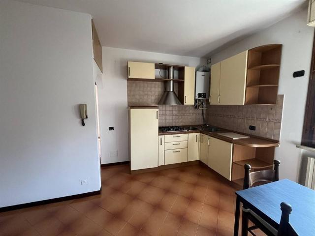 Bilocale via piazza 5, Caprino, Caprino Bergamasco