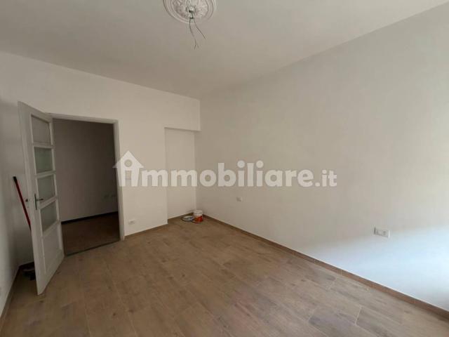 Bilocale via Rovigo 1, Aurora, Torino