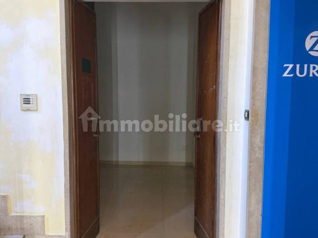 Bilocale via Raffaele Conforti 17, Centro, Salerno