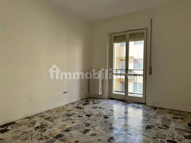Bilocale via Risorgimento, 7, Centro, Bollate