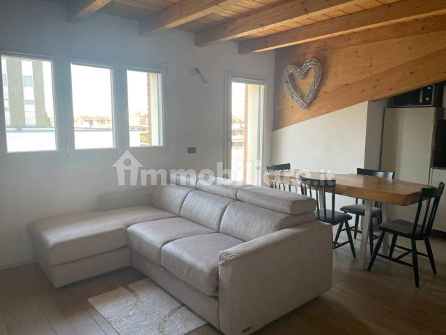 Bilocale via Walter Tobagi 136, Centro, Caronno Pertusella
