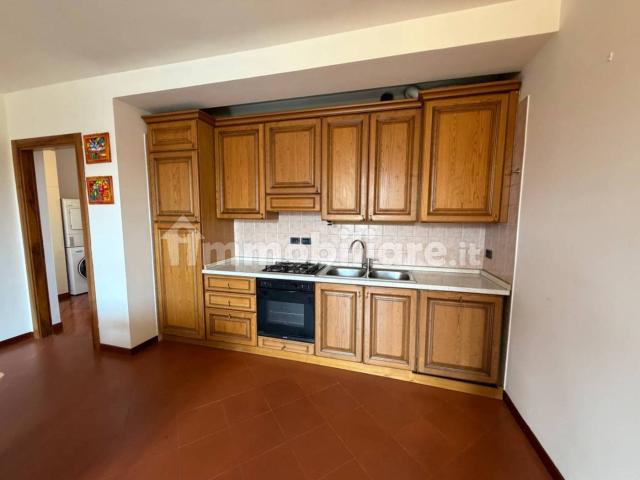 Bilocale via Tezone 5, Cittadella Porta Nuova, Verona