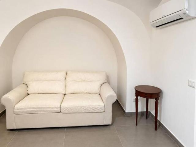 Bilocale via Tito Angelini, Vomero, Napoli