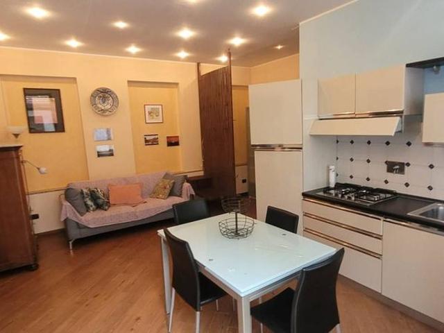 Bilocale via Vanchiglia 24, Vanchiglia, Torino