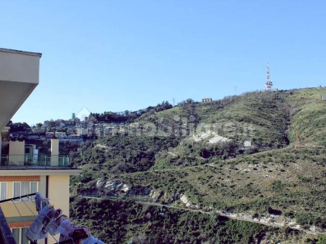 Bilocale via Vesuvio 20, Oregina, Genova