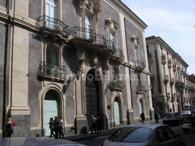 Bilocale via Vittorio Emanuele II 108, Centro Storico, Catania