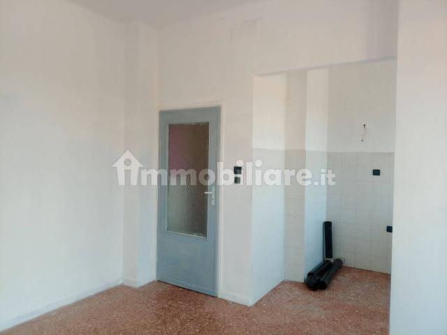 Bilocale via Vittorio Veneto 3, Centro, Ciriè