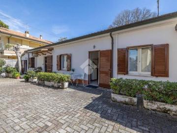 Bilocale viale Bellucci 8, Centro, Cervia