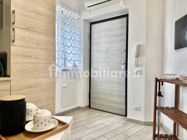 Bilocale viale del lavoro, Ciampino