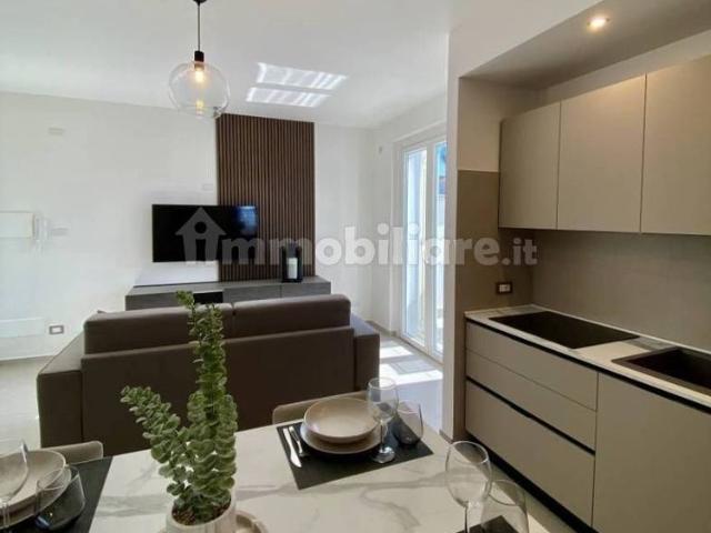 Bilocale viale del Sole 40, Lavinio Mare, Anzio
