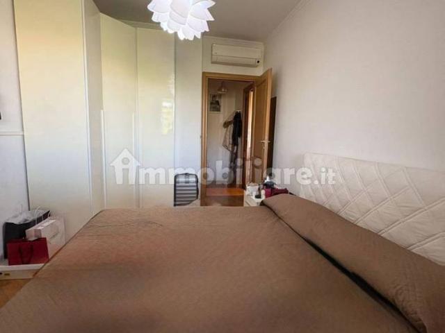 Bilocale viale della Grande Muraglia 492, Torrino, Roma