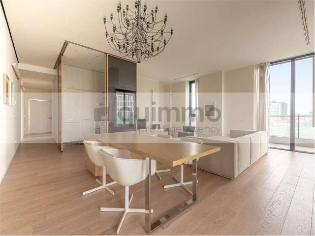 Bilocale viale della liberazione, 15, Porta Nuova, Milano