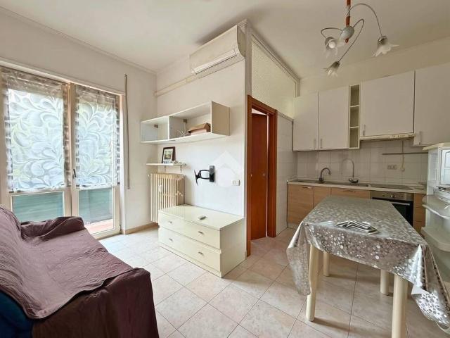 Bilocale viale Guido Postumo, Centro Mare, Pesaro