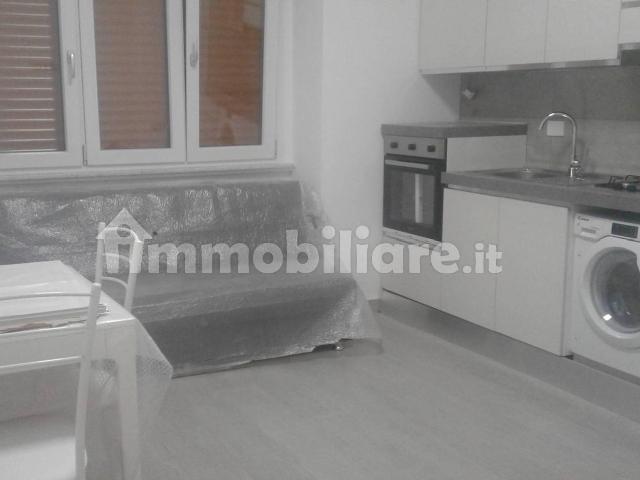 Bilocale viale Italia, Emanuele II, C. Colombo, Morelli e Silvati, Avellino