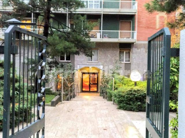 Bilocale viale Legioni Romane, Bande Nere, Milano