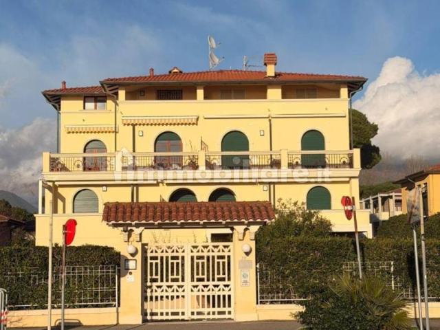 Bilocale viale lungomare di levante, Ronchi Poveromo, Massa