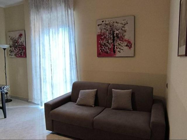 Bilocale viale Milano 10, Centro, Rozzano