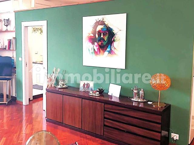 Bilocale viale Pasteur, Eur, Roma