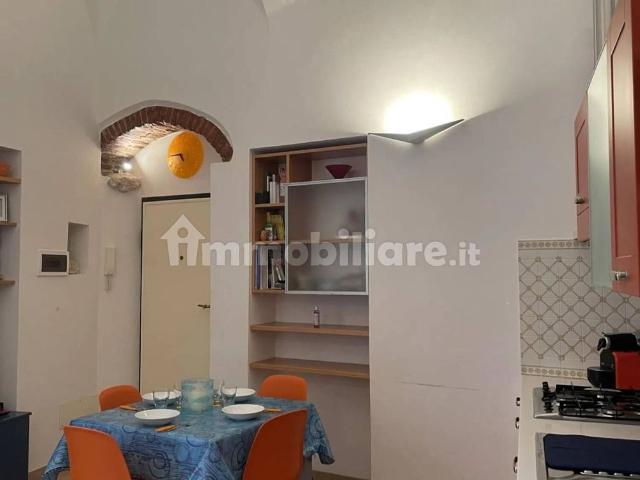 Bilocale Vico Carbone, 14, Centro, Finale Ligure