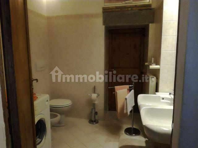 Bilocale vicolo Alberti 1, Centro, Todi