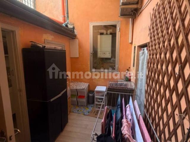 Bilocale vicolo Madonna 9, Centro, Mantova