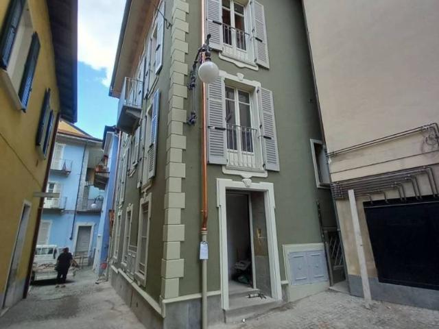 Bilocale vicolo Tre Corti 11, Intra Centro Storico, Verbania