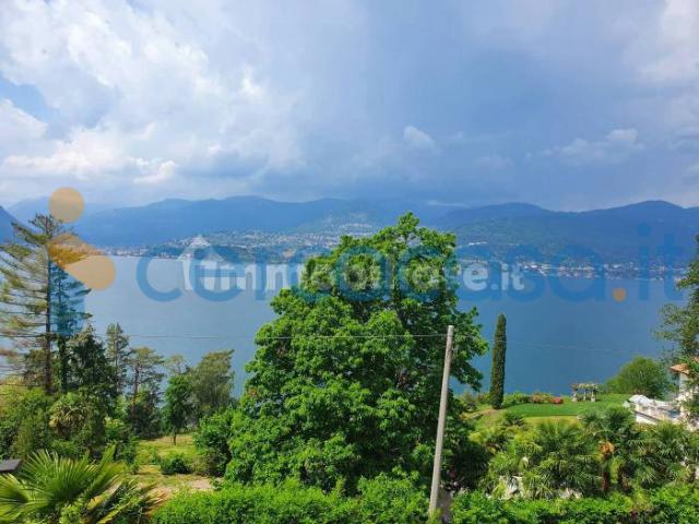 Bilocale arredato vista lago